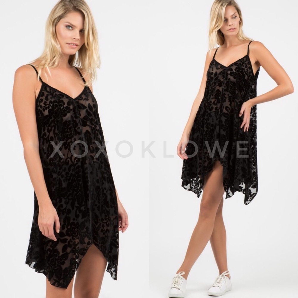 POL Black Velvet Floral Burnout Tunic Top Dress - Picture 8 of 9